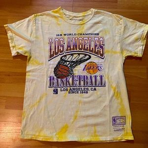 Mitchell & Ness NBA L.A. Lakers Hardwood Classic 16x World Champs Size Large